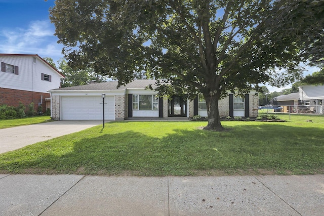 661 Robin Ln, Newark, OH 43055 - photo 1