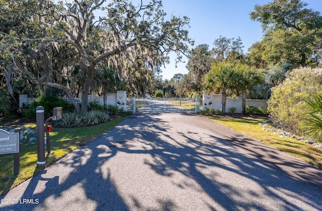 Listing photo 3 for 21 Front St, Saint Helena Island SC 29920