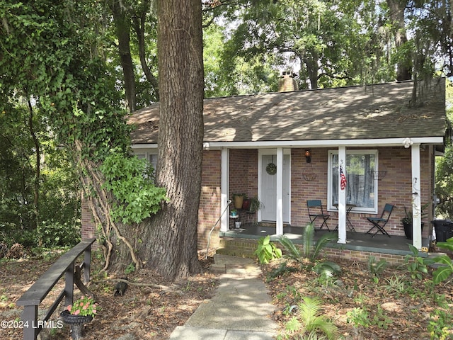 view of front of property featuring a porch