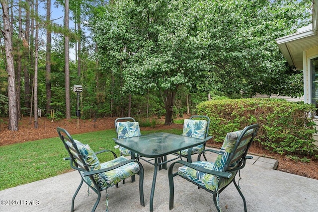 61 Hampton Cir, Bluffton, SC 29909 - view of patio with outdoor dining space