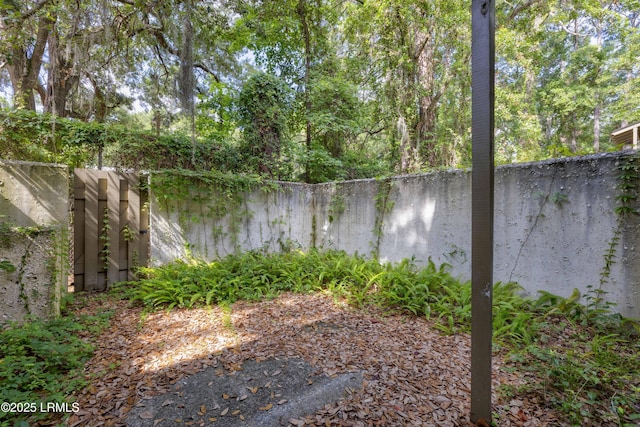 400 William Hilton Pkwy Unit 110, Hilton Head Island, SC 29926 - view of fenced backyard