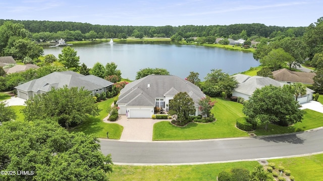 102 Lake Somerset Cir, Bluffton, SC 29909 - aerial view of property and surrounding area featuring a large body of water