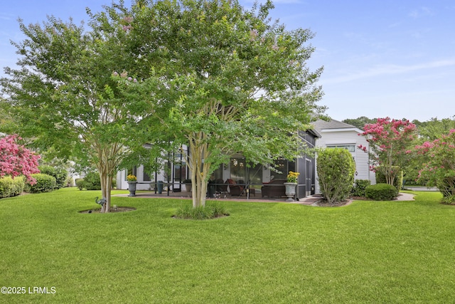 102 Lake Somerset Cir, Bluffton, SC 29909 - view of grassy yard featuring a patio area