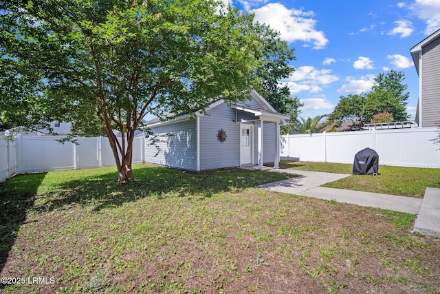 15 6th Ave, Bluffton, SC 29910 - view of yard featuring an outdoor structure