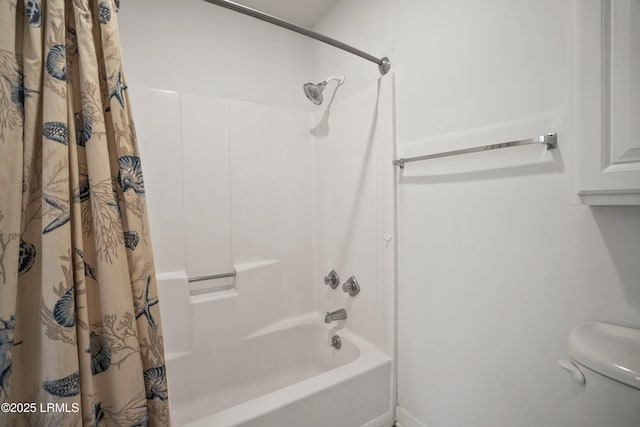 full bath featuring toilet and shower / tub combo