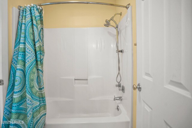 full bathroom featuring shower / bath combo