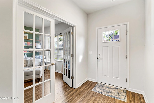 32 Chinquapin St, Beaufort, SC 29906 - foyer entrance featuring wood finished floors and baseboards