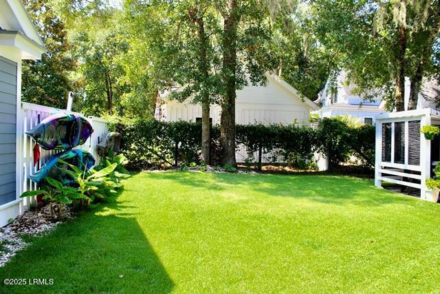 10 Hayek St, Beaufort, SC 29907 - view of yard