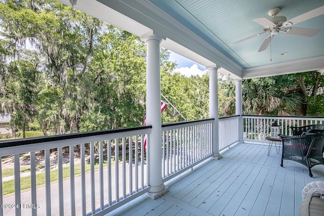 deck with ceiling fan