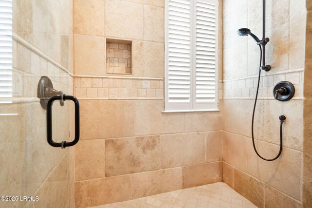 10 Anchor Bay Ct, Bluffton, SC 29910 - bathroom with a tile shower