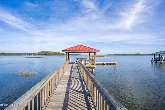34 Old Smugglers Wharf Rd, Saint Helena Island, SC 29920