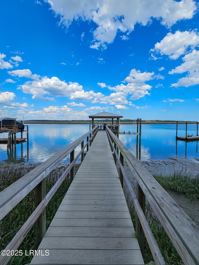 2 Wrights Point Cir, Beaufort, SC 29902