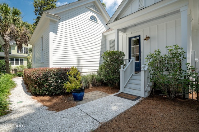 view of property entrance