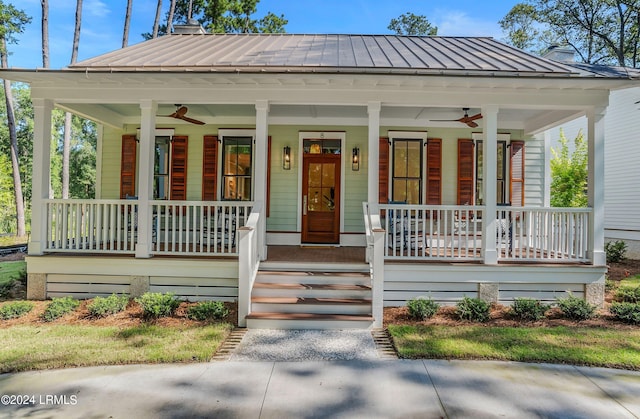 view of front facade with a porch and ceiling fan