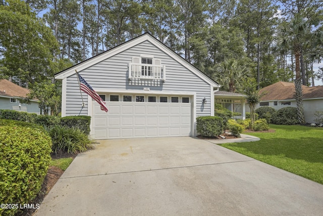 11 Argent Way, Bluffton, SC 29909 - view of front of home featuring a front yard and driveway