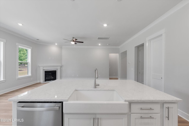 41 Fairfield Rd, Beaufort, SC 29907 - kitchen with ceiling fan, a sink, dishwasher, open floor plan, and visible vents