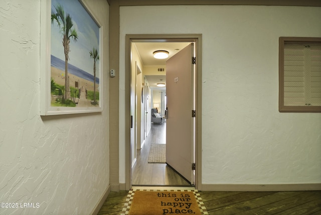 40 Folly Field Rd Unit 340, Hilton Head Island, SC 29928 - hall featuring a textured wall