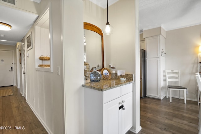 40 Folly Field Rd Unit 340, Hilton Head Island, SC 29928 - corridor featuring dark wood-type flooring