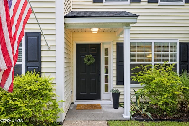 view of property entrance