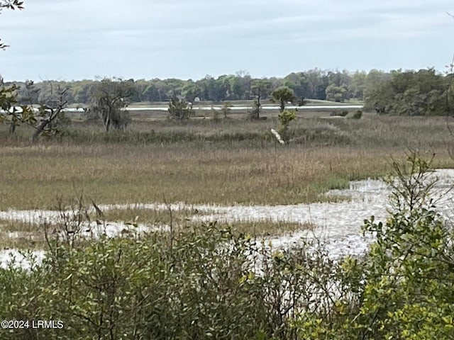 Listing photo 2 for 20 Wilderness Dr W, Beaufort SC 29907