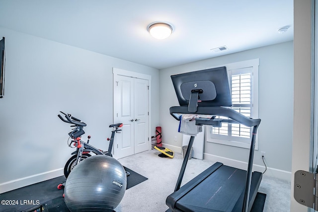 workout area with carpet