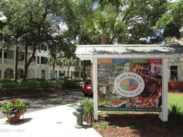 view of community / neighborhood sign