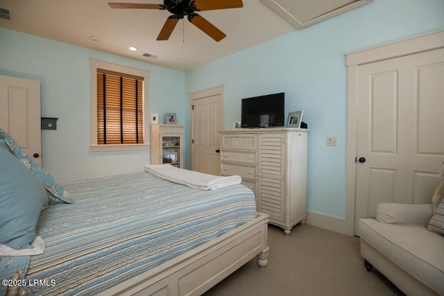 bedroom featuring recessed lighting, visible vents, light carpet, ceiling fan, and baseboards