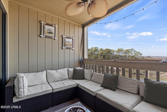 balcony featuring an outdoor hangout area