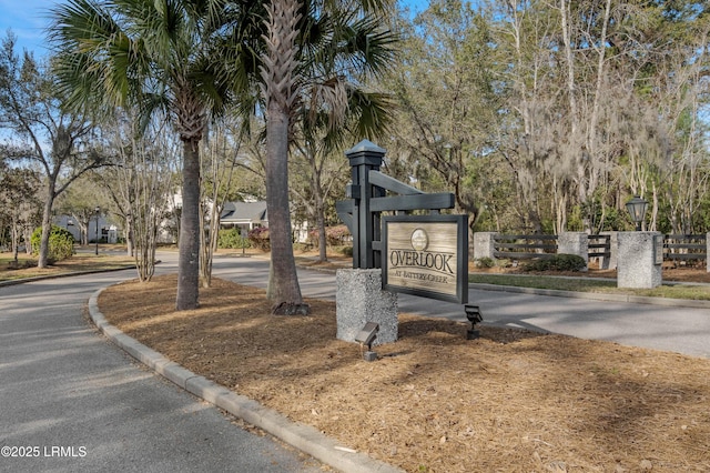 2712 Bluestem Dr, Beaufort, SC 29902 - community sign with fence