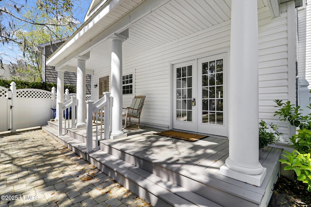 39 Barrington Ave, Bluffton, SC 29910 - deck with fence and french doors