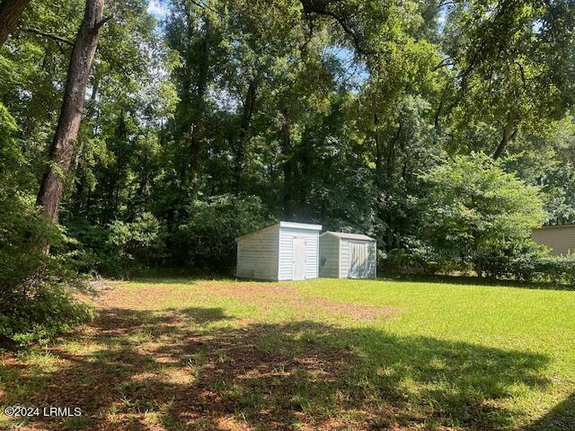 8 Taylor St, Beaufort, SC 29906 - view of yard with a storage shed
