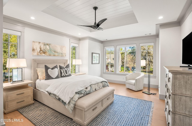 bedroom featuring visible vents, baseboards, ceiling fan, light wood-type flooring, and recessed lighting