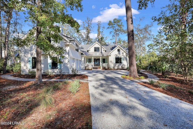 view of front of property featuring a porch