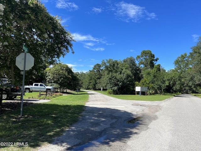 Listing photo 2 for 12 Dockside Ln, Saint Helena Island SC 29920