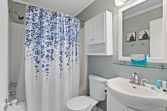 full bathroom with crown molding, shower / tub combo with curtain, vanity, and toilet