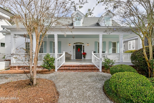 view of front of house featuring a porch