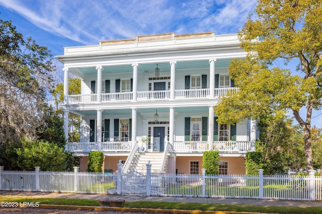 view of front facade featuring covered porch