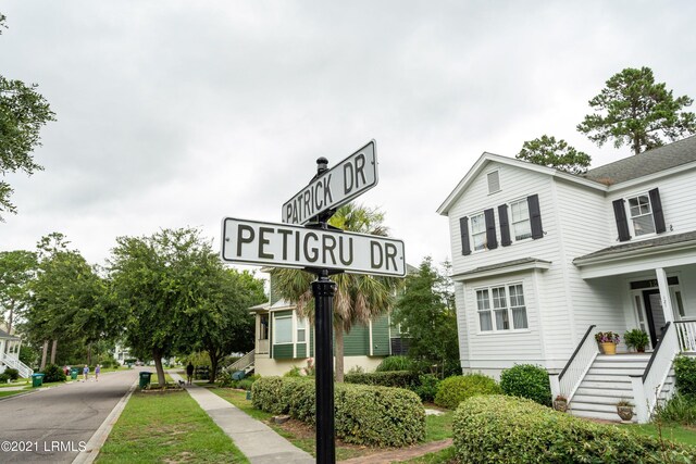 81 Petigru Dr, Beaufort, SC 29902