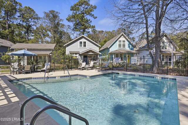 625 Spanish Wells Rd Unit 12, Hilton Head Island, SC 29926 - community pool with fence and a patio