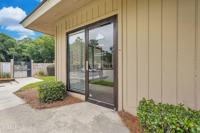 5 Gumtree Rd Unit I-32, Hilton Head Island, SC 29926 - doorway to property with a gate