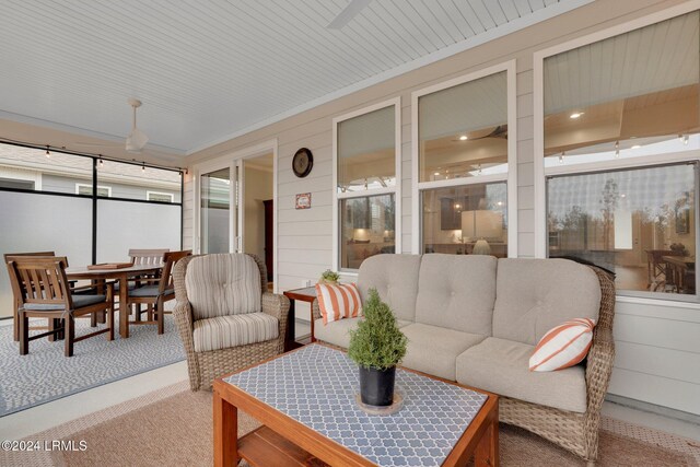 view of sunroom / solarium