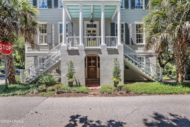 view of front of home featuring a porch