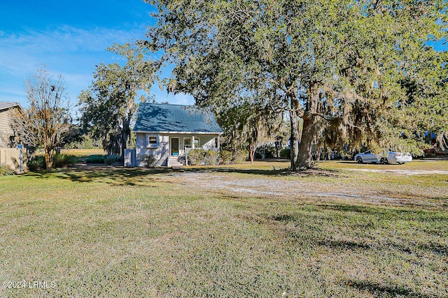 view of yard featuring a porch