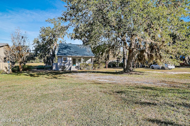 view of yard featuring a porch