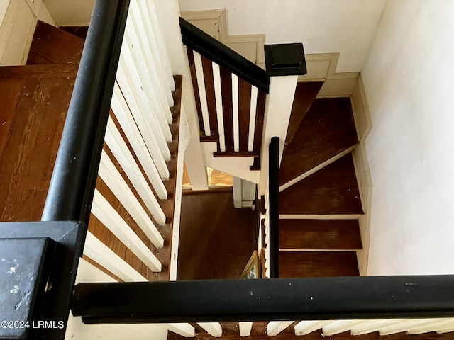 901 7th St W, Fairfax, SC 29827 - stairway featuring wood walls