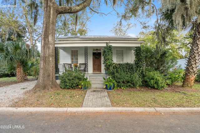 view of front of house featuring covered porch