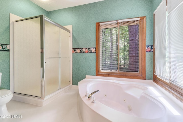 1 Royal James Dr, Hilton Head Island, SC 29926 - full bath featuring healthy amount of natural light, toilet, a stall shower, a whirlpool tub, and wallpapered walls