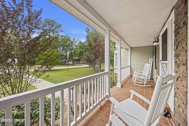18 Lake View Ct, Bluffton, SC 29910 - deck featuring covered porch