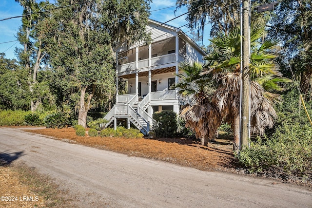 view of front of house featuring covered porch