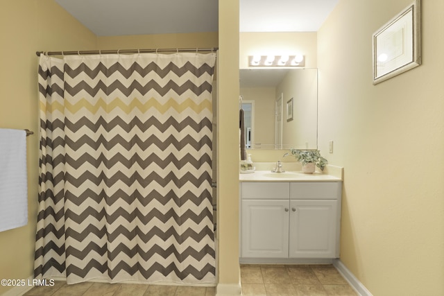 4924 Bluffton Pkwy Unit 18-202, Bluffton, SC 29910 - full bath featuring vanity, curtained shower, and baseboards